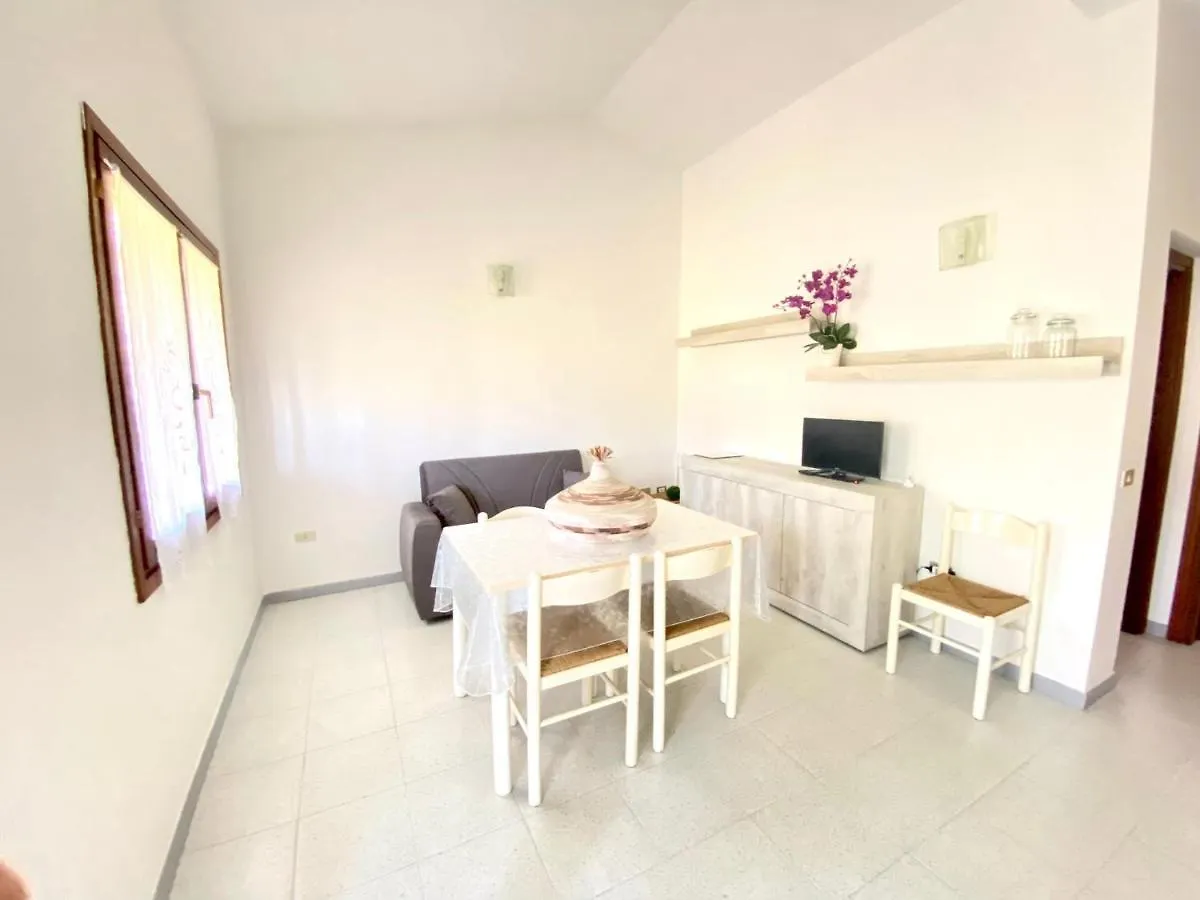 Appartamento Villino L'isuledda San Teodoro  0*, San Teodoro (Sardinia)